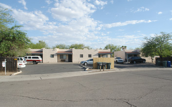 20-30 E Mills Dr in Tucson, AZ - Building Photo - Building Photo