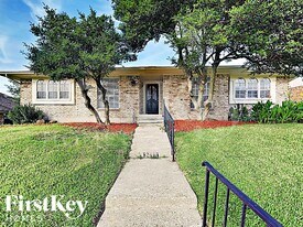 3413 Valley View Ln in Garland, TX - Building Photo