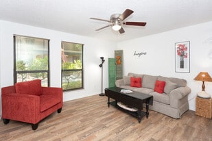 Deerfield Village in Lubbock, TX - Building Photo