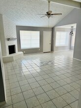 11726 Cliveden Dr in Houston, TX - Foto de edificio - Building Photo