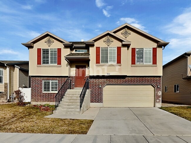 property at 932 Foxboro Dr