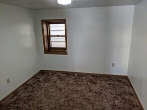 424 Maple St in Chadron, NE - Building Photo - Building Photo