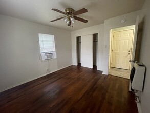 1108 Neff St, Unit 3 in Denton, TX - Building Photo - Building Photo