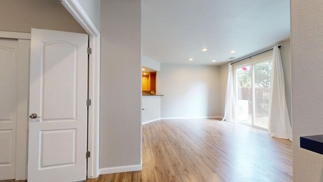 373 N Amedeo Ln in Clovis, CA - Building Photo - Building Photo