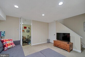 3043 S Abingdon St in Arlington, VA - Building Photo - Building Photo