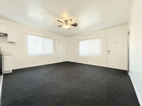 8251 San Pedro St in Los Angeles, CA - Building Photo - Building Photo