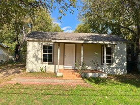 3913 Chenault St in Fort Worth, TX - Building Photo