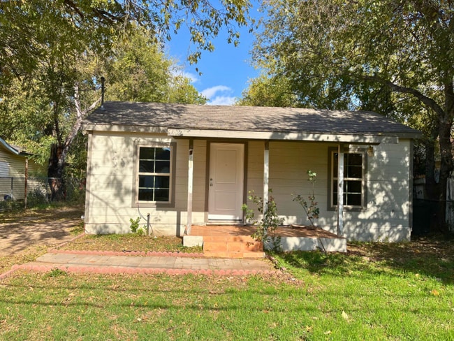 property at 3913 Chenault St