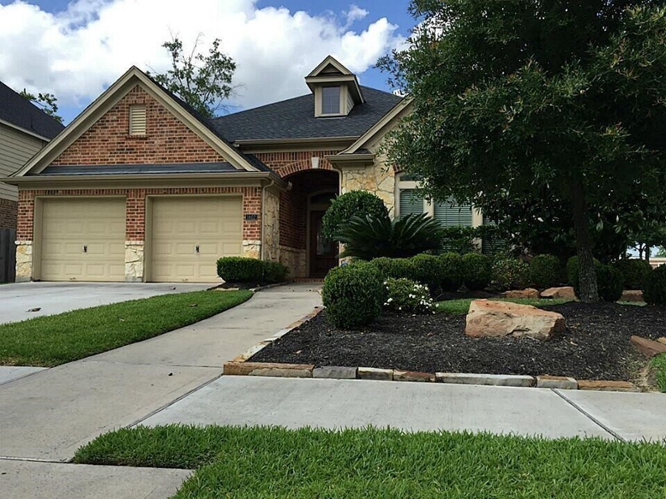 1602 Eden Meadows Dr in Spring, TX - Building Photo