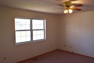 13895 Trinity Cir in St. Robert, MO - Building Photo - Building Photo