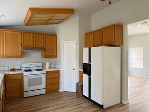 9178 Willowberry Way in Elk Grove, CA - Building Photo - Building Photo