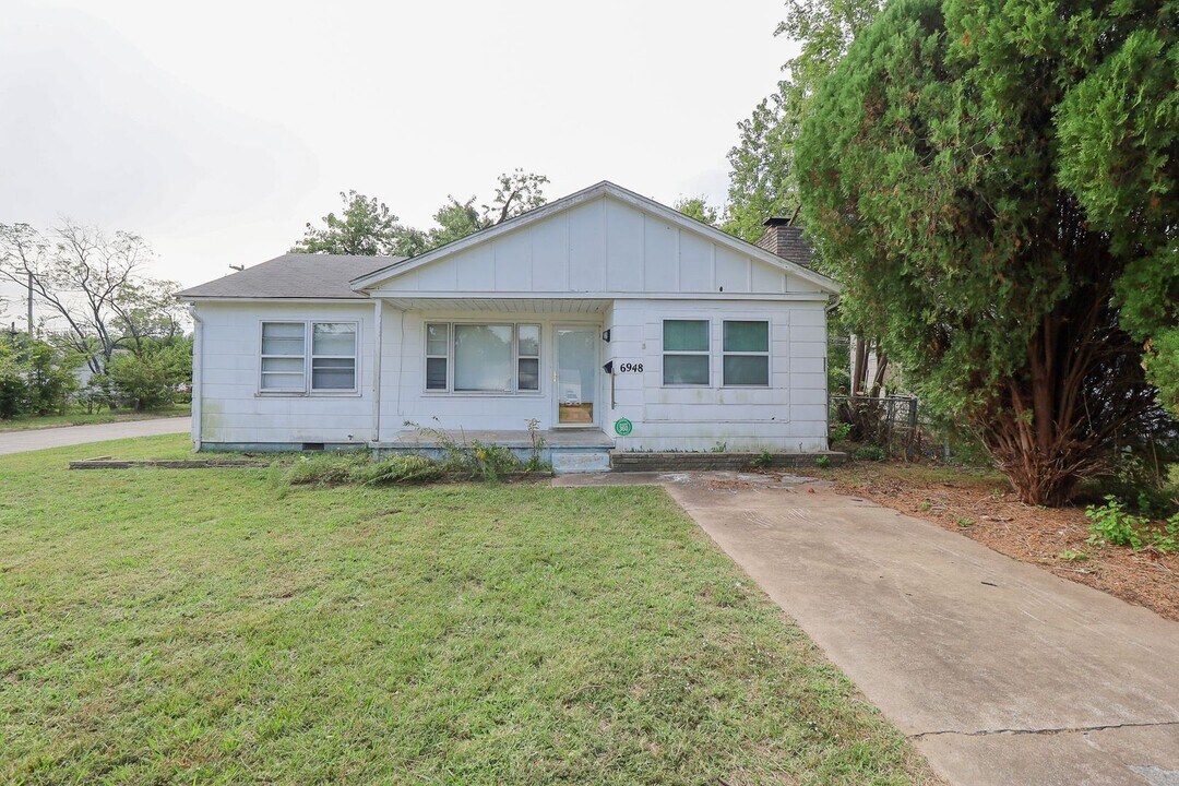 6948 E Newton Pl in Tulsa, OK - Building Photo