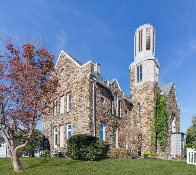 property at 300 Soundview Ave