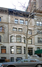 25 W 69th St in New York, NY - Building Photo - Building Photo