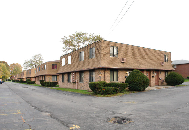 Ridgeview Apartments in Rochester, NY - Building Photo - Building Photo