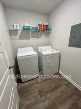 7789 Pin Oak Dr N in Theodore, AL - Foto de edificio - Building Photo