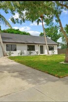 20620 SW 120th Pl in Miami, FL - Building Photo