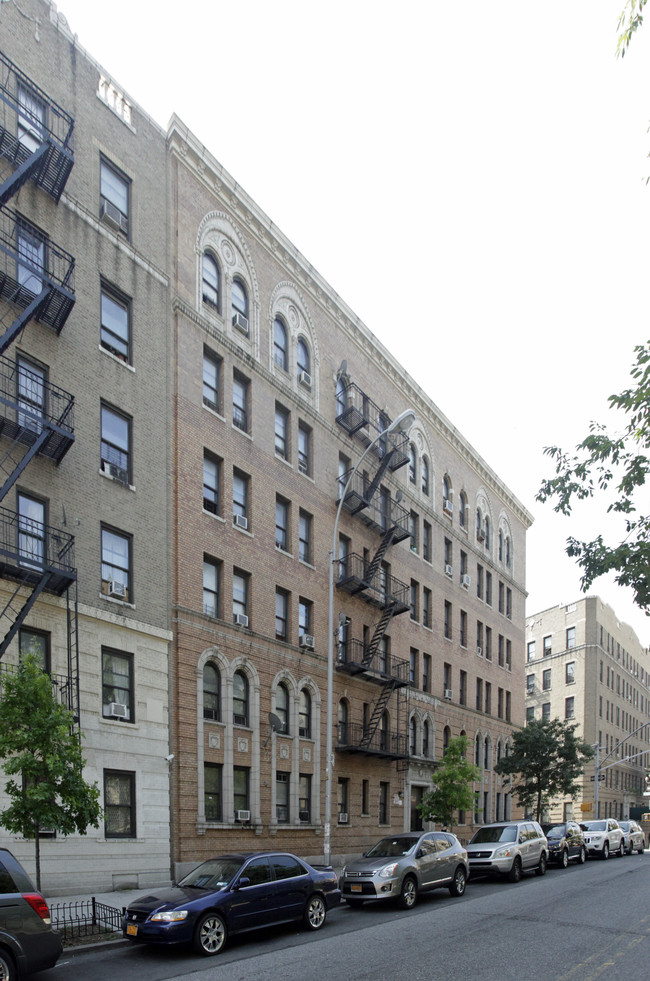 100 Fort Washington Ave in New York, NY - Building Photo - Building Photo