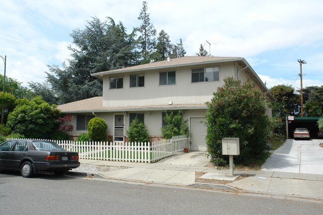 571 Troy Dr in San Jose, CA - Building Photo - Building Photo