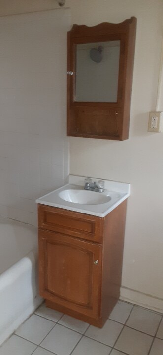 630 S 48th St in Philadelphia, PA - Building Photo