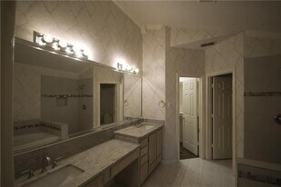 7702 Brookview Ct in Irving, TX - Building Photo