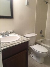 8610 N Sherman Cir, Unit 302 in Miramar, FL - Building Photo - Building Photo