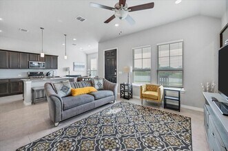 125 Harborside Dr in San Marcos, TX - Building Photo - Building Photo