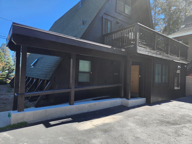 15927 S Shore Dr in Truckee, CA - Building Photo - Building Photo