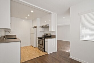 1043 5th St - north of Wilshire and 5 blocks to the beach! in Santa Monica, CA - Foto de edificio - Interior Photo