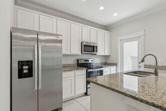 710 S 13th St in Fernandina Beach, FL - Building Photo - Building Photo
