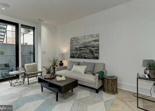 1712 15th St NW, Unit 1 in Washington, DC - Building Photo - Building Photo
