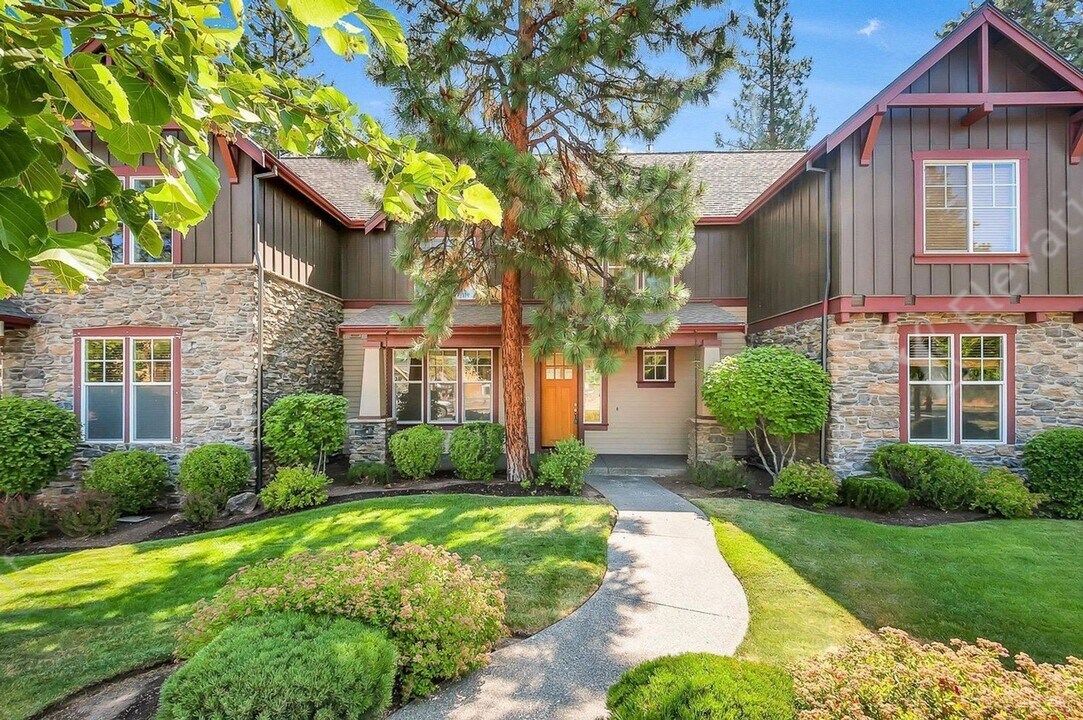 1580 NW William Clark St in Bend, OR - Building Photo