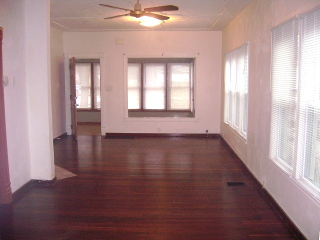 209 W Eureka St in Champaign, IL - Building Photo - Building Photo