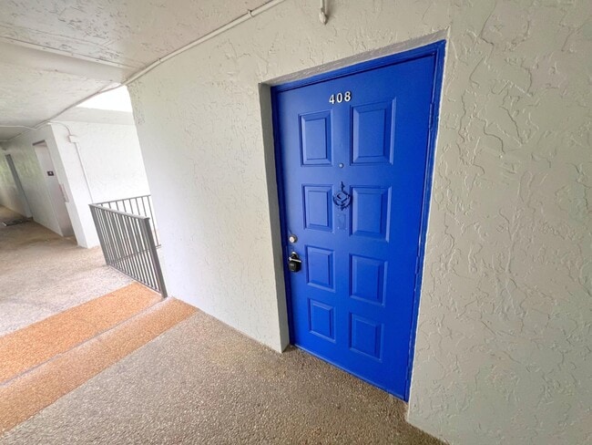 3700 N Pine Island Rd in Sunrise, FL - Building Photo - Building Photo