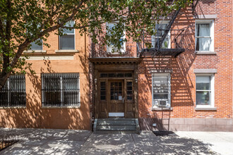 15 Cornelia St in New York, NY - Building Photo - Building Photo