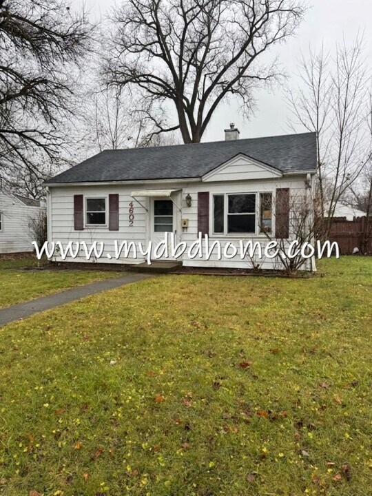 4602 Oliver St in Fort Wayne, IN - Building Photo