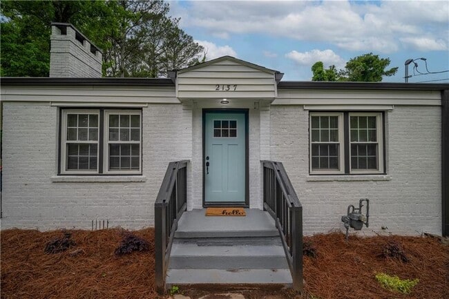 2137 Delowe Dr in Atlanta, GA - Building Photo - Building Photo