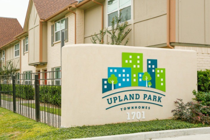 Upland Park Townhomes in Houston, TX - Building Photo