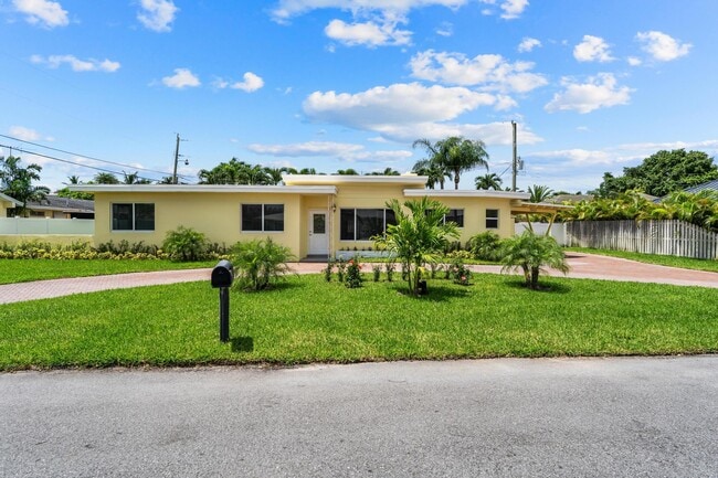 7531 Edgewater Cir in West Palm Beach, FL - Building Photo - Building Photo