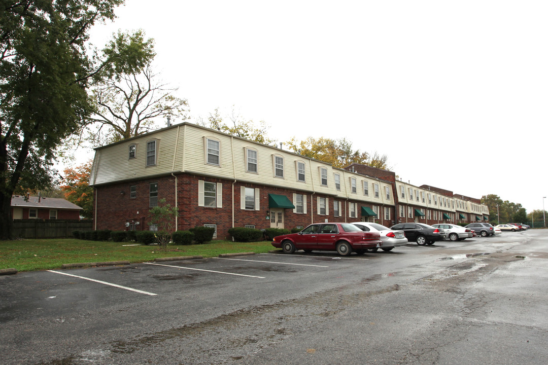 Springview Apartments in Louisville, KY - Building Photo