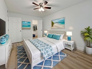 1016 E Walker St in League City, TX - Building Photo - Building Photo