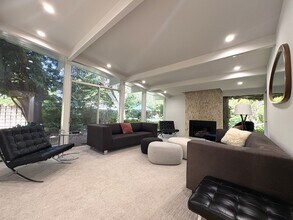 2217 Greer Rd in Palo Alto, CA - Building Photo - Building Photo