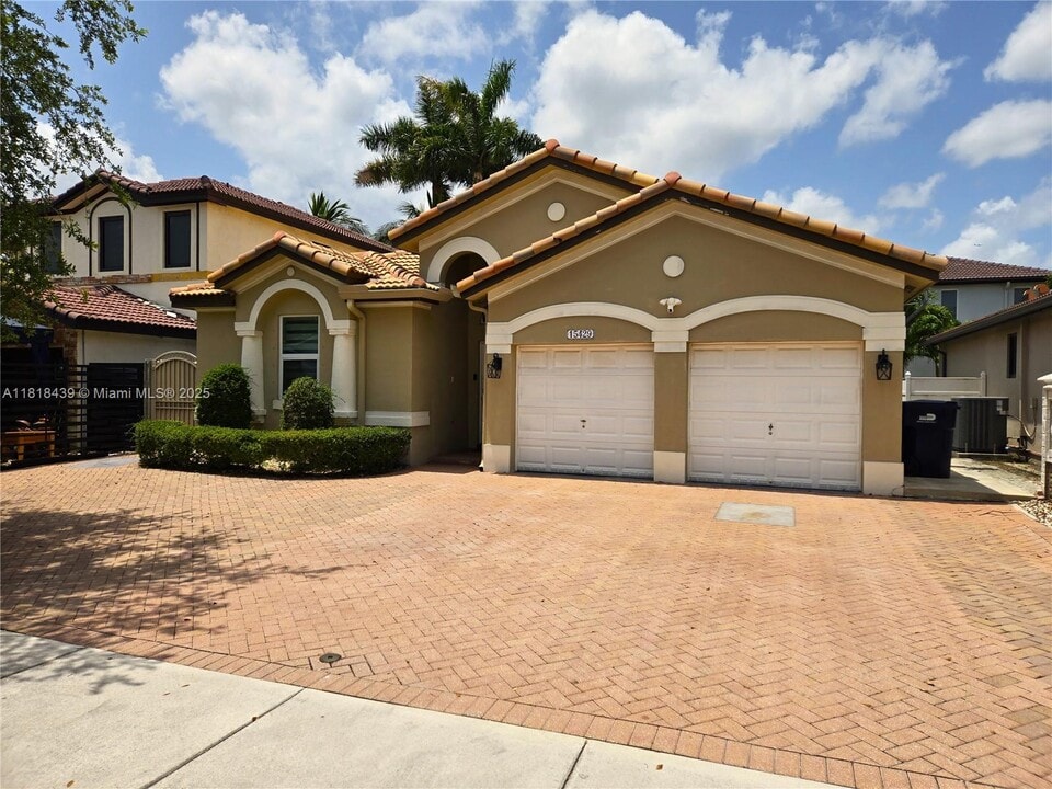15429 SW 25th Terrace in Miami, FL - Building Photo