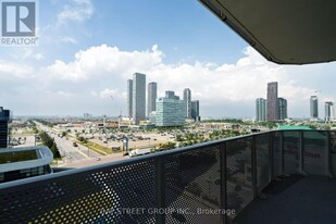 28 Interchange Wy in Vaughan, ON - Building Photo