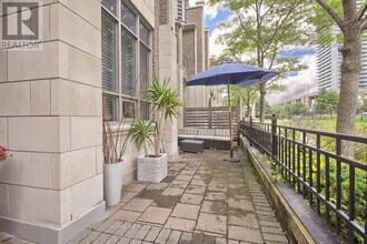 388 Prince of Wales Dr in Mississauga, ON - Building Photo - Building Photo