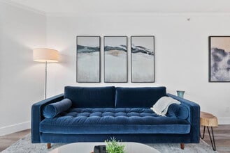 1050 Burrard St in Vancouver, BC - Building Photo - Building Photo