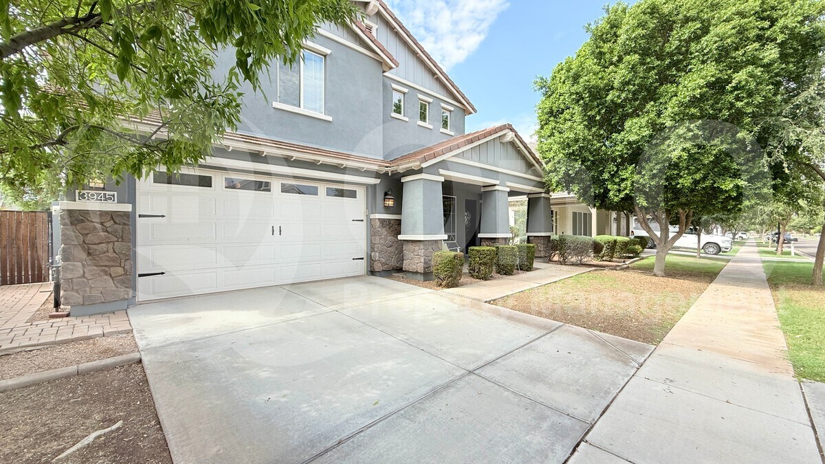 3945 E Mesquite St in Gilbert, AZ - Building Photo