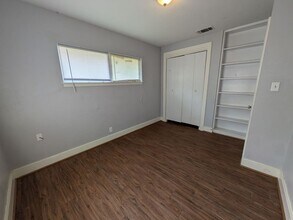 7725 Helbig Rd in Beaumont, TX - Building Photo - Building Photo