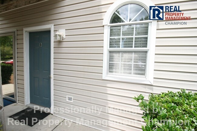 725 Bragg Dr in Wilmington, NC - Building Photo - Building Photo
