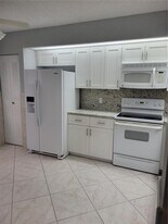 1300 SW 125th Ave, Unit 310K in Pembroke Pines, FL - Building Photo